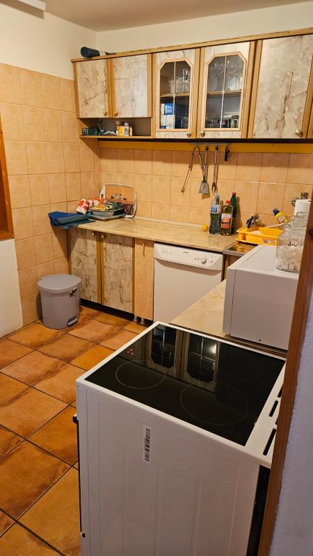 A family house in an Old Bar is for sale.