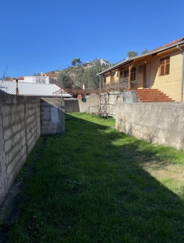 A family house in an Old Bar is for sale.