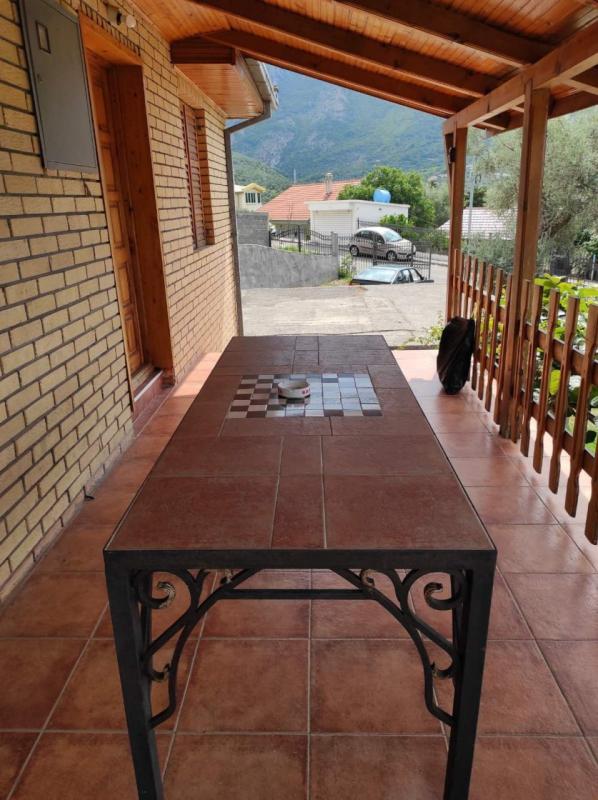 A family house in an Old Bar is for sale.
