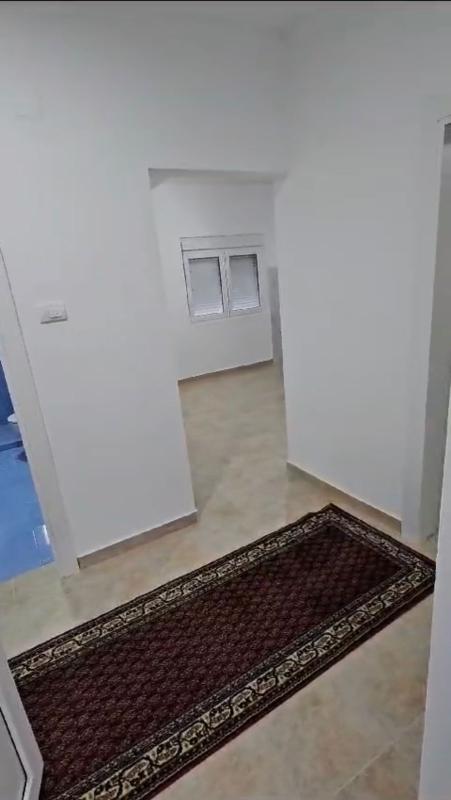 A house in Polye with a plot of land, a bar for rent for a long time