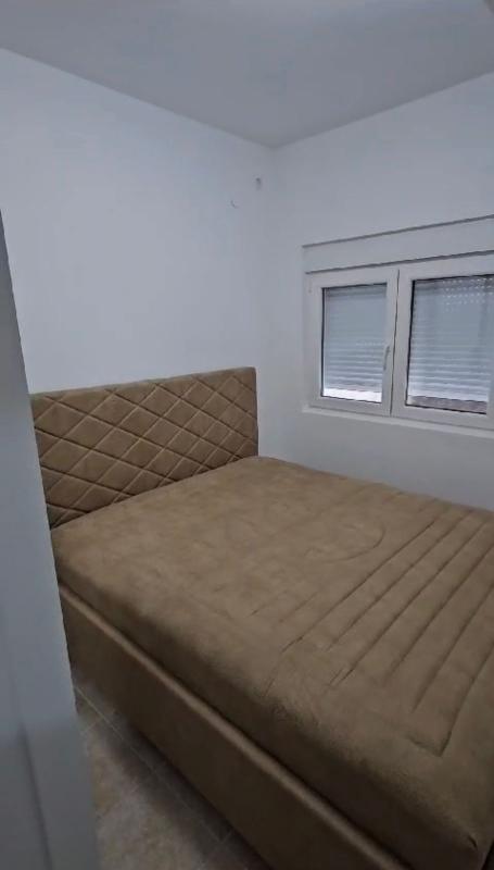 A house in Polye with a plot of land, a bar for rent for a long time