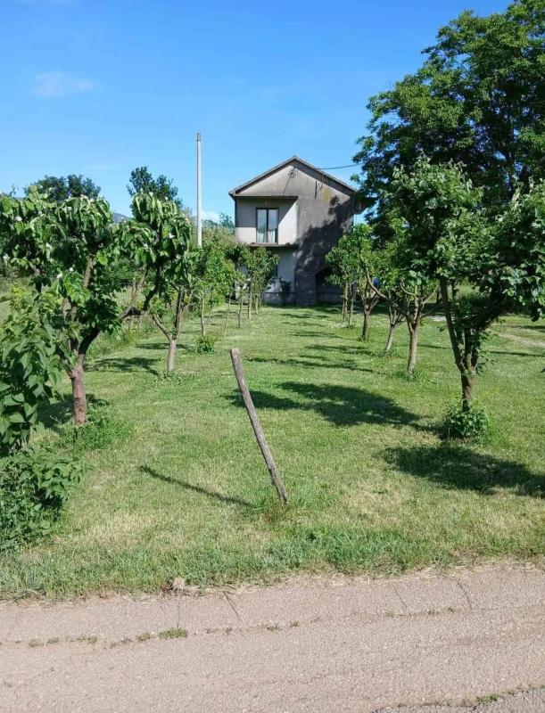 Kuća sa placem na prodaju u Danilovgradu