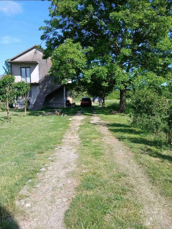 Kuća sa placem na prodaju u Danilovgradu