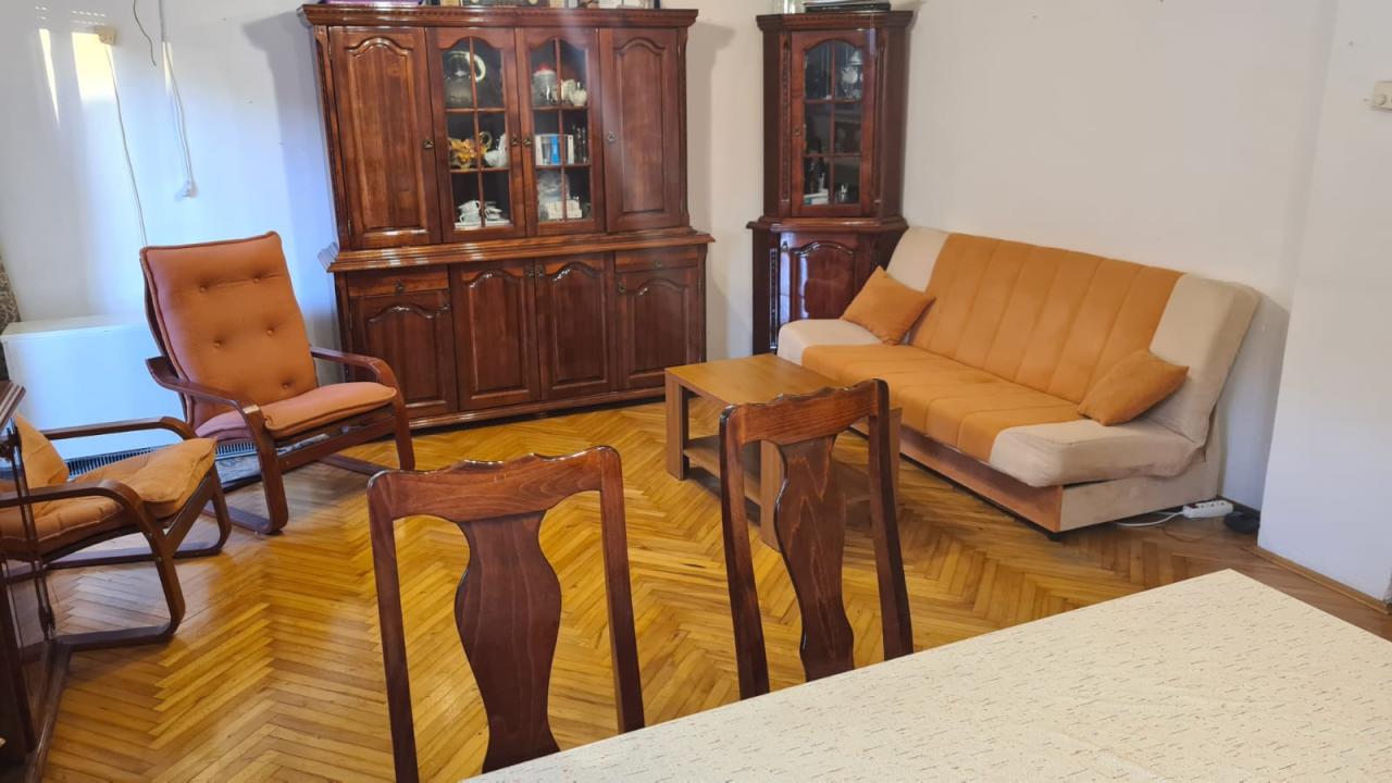 A house with a plot. Petrovac.