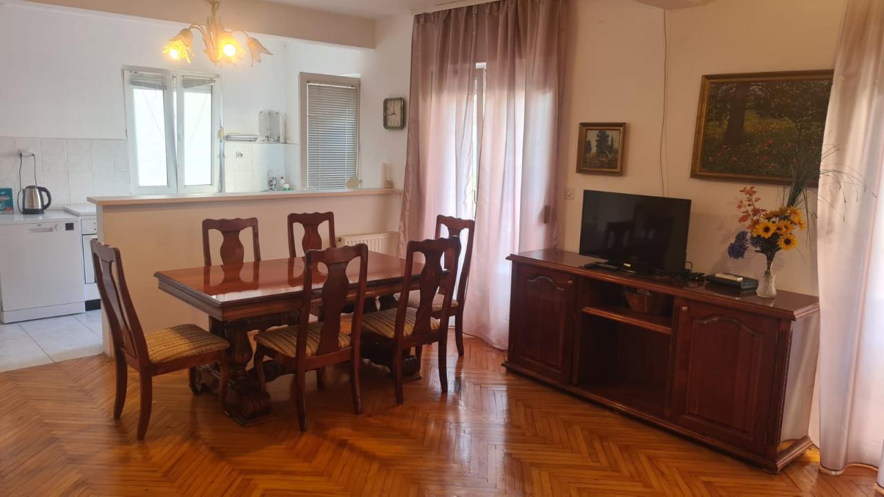 A house with a plot. Petrovac.
