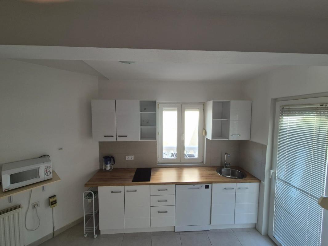 A house with a plot. Petrovac.