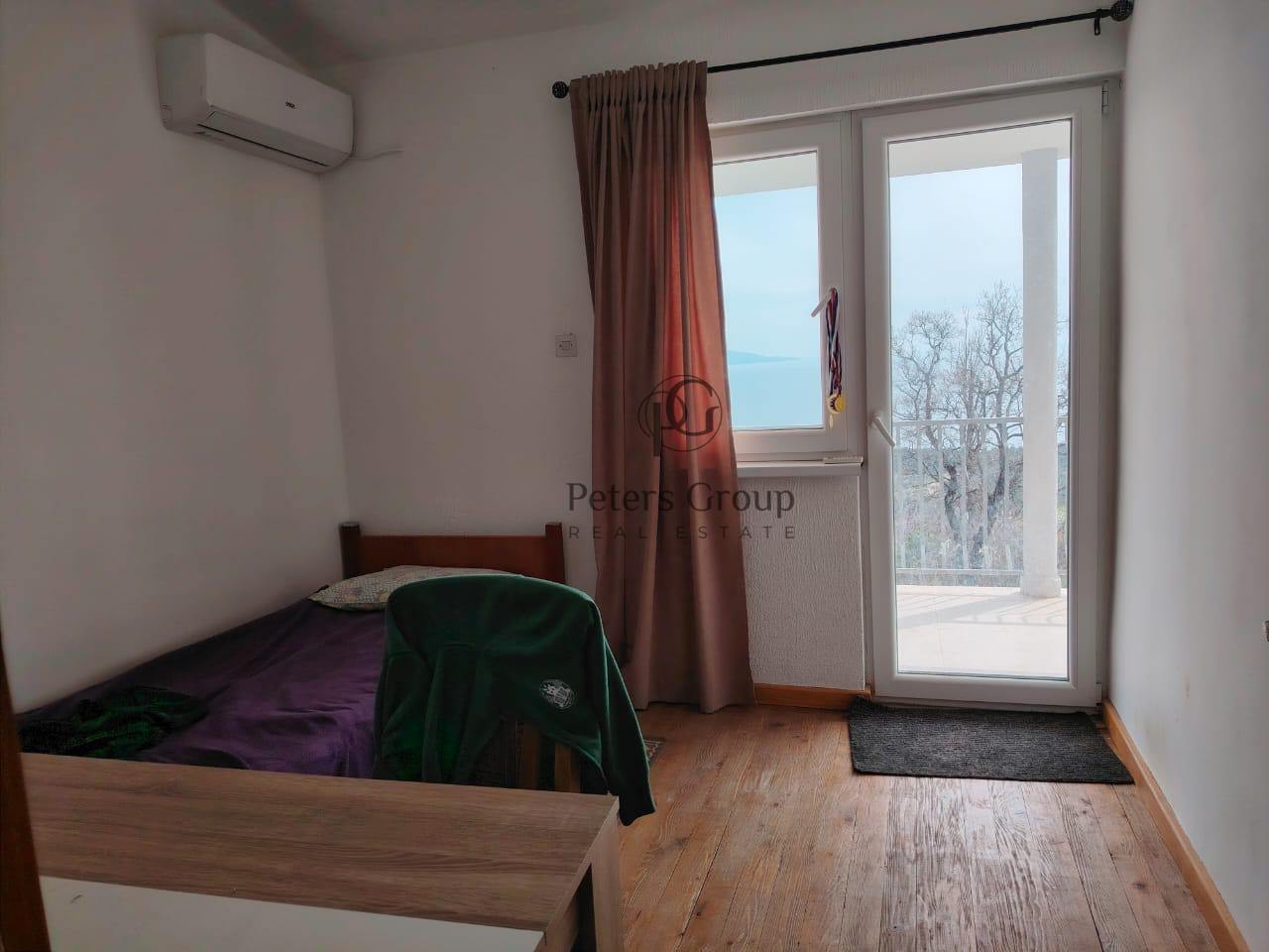 A panoramic duplex house with a large plot for sale in Sutomore, Zagrađe.