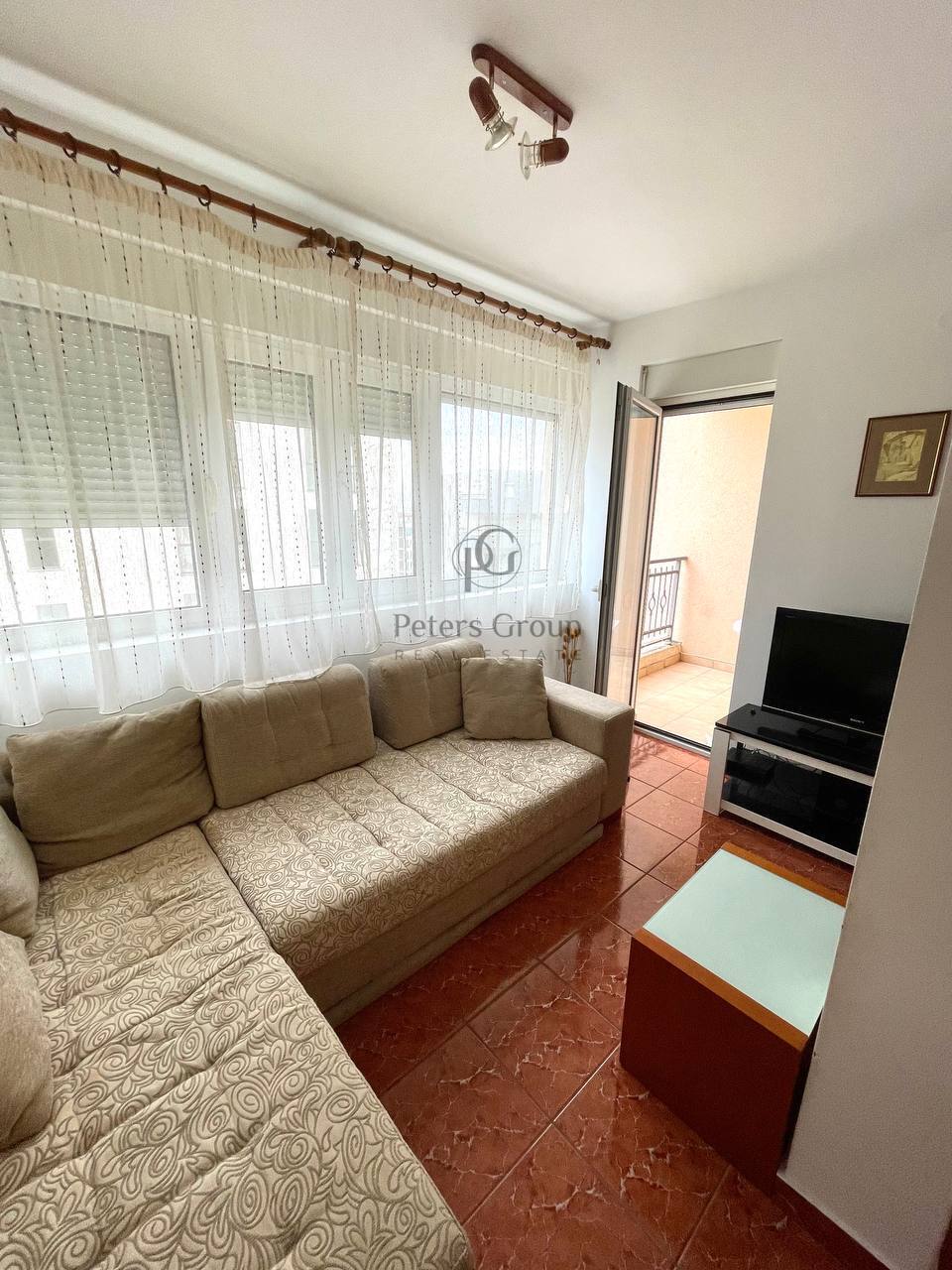 A spacious and bright one-bedroom apartment for sale in Bečići