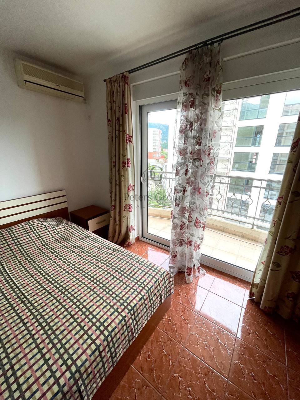 A spacious and bright one-bedroom apartment for sale in Bečići