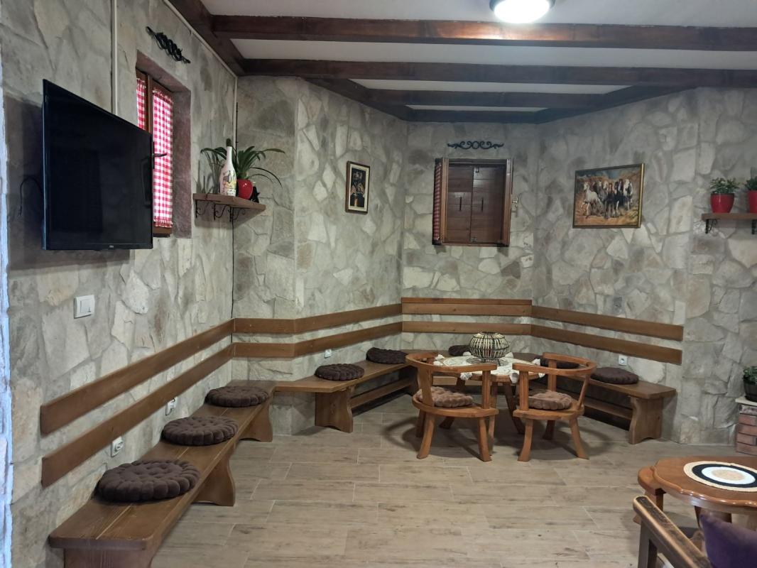 A vineyard with a winery in the valley of the Zeta River is for sale