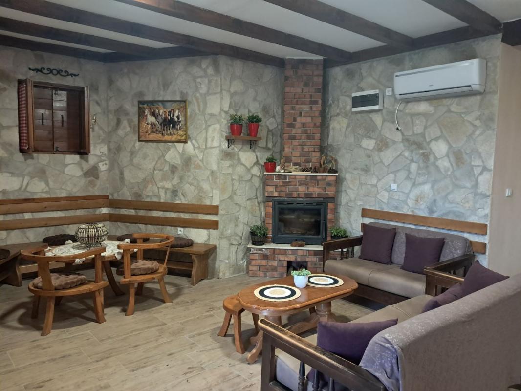 A vineyard with a winery in the valley of the Zeta River is for sale