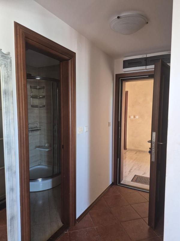 Moderne Zweizimmerwohnung mit Garage im Zentrum von Petrovac