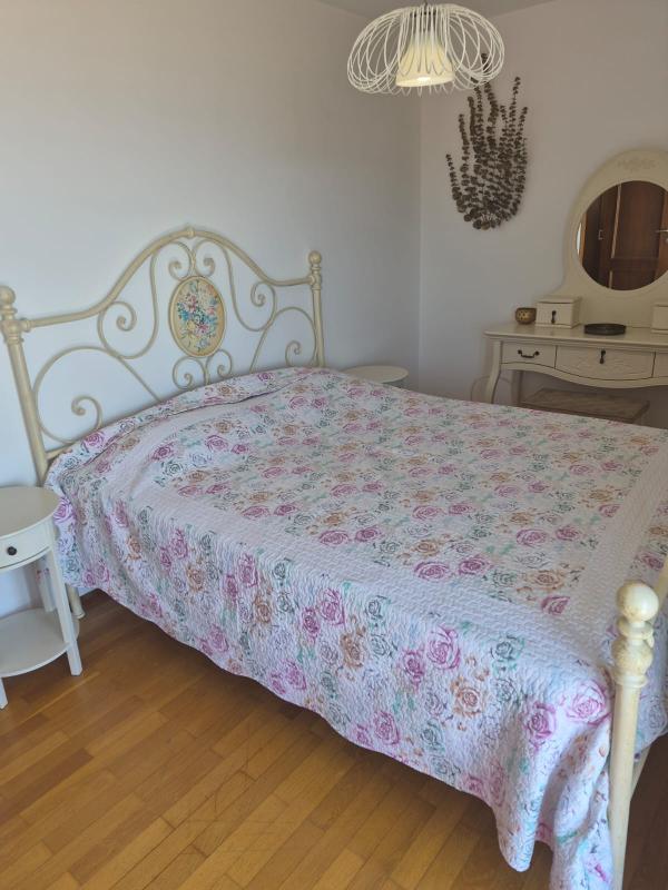 Moderne Zweizimmerwohnung mit Garage im Zentrum von Petrovac