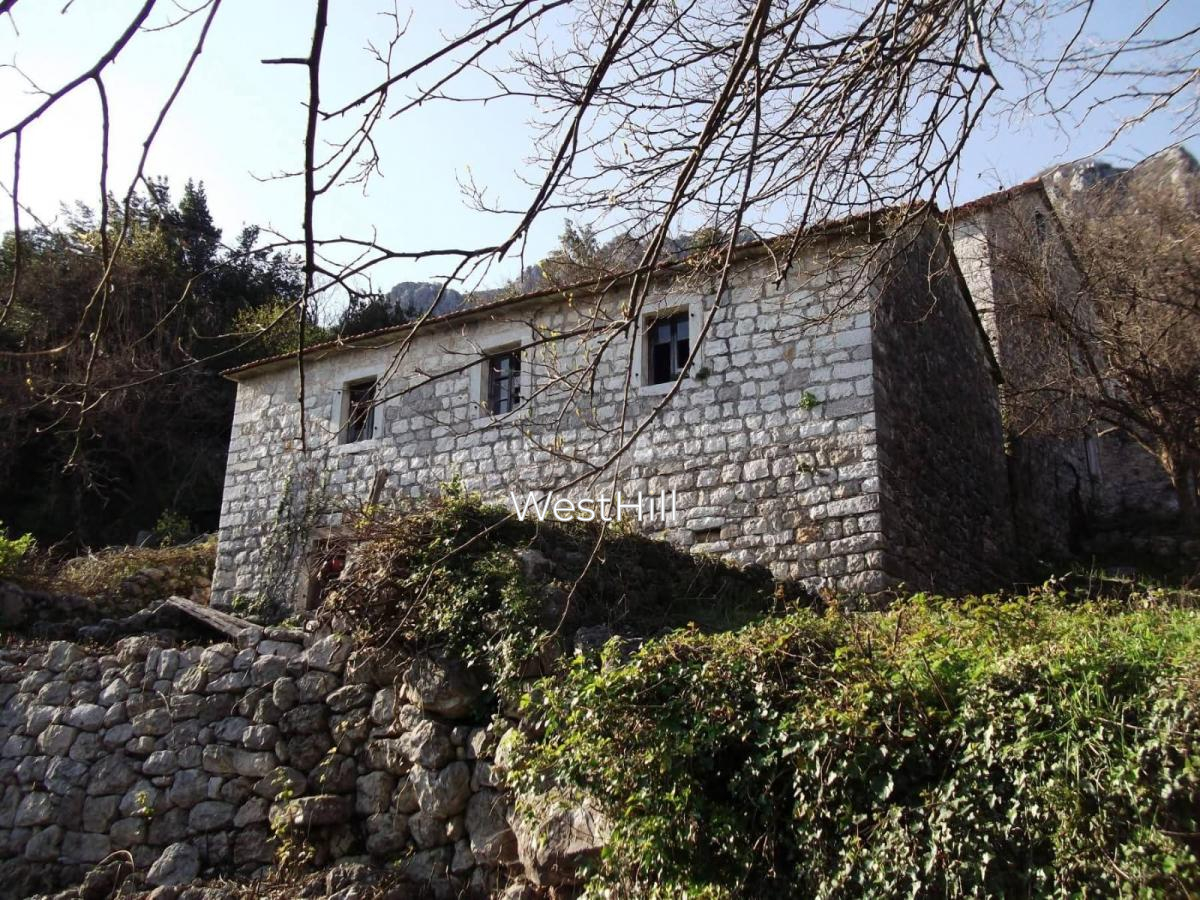 Stara kamena kuća sa pogledom na more u Zeleniki, Herceg Novi