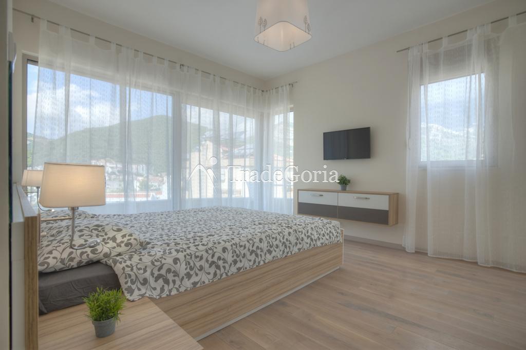 Apart-hotel with 6 individual apartments in quiet center of Budva