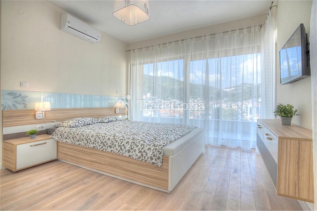 Apart-hotel with 6 individual apartments in quiet center of Budva