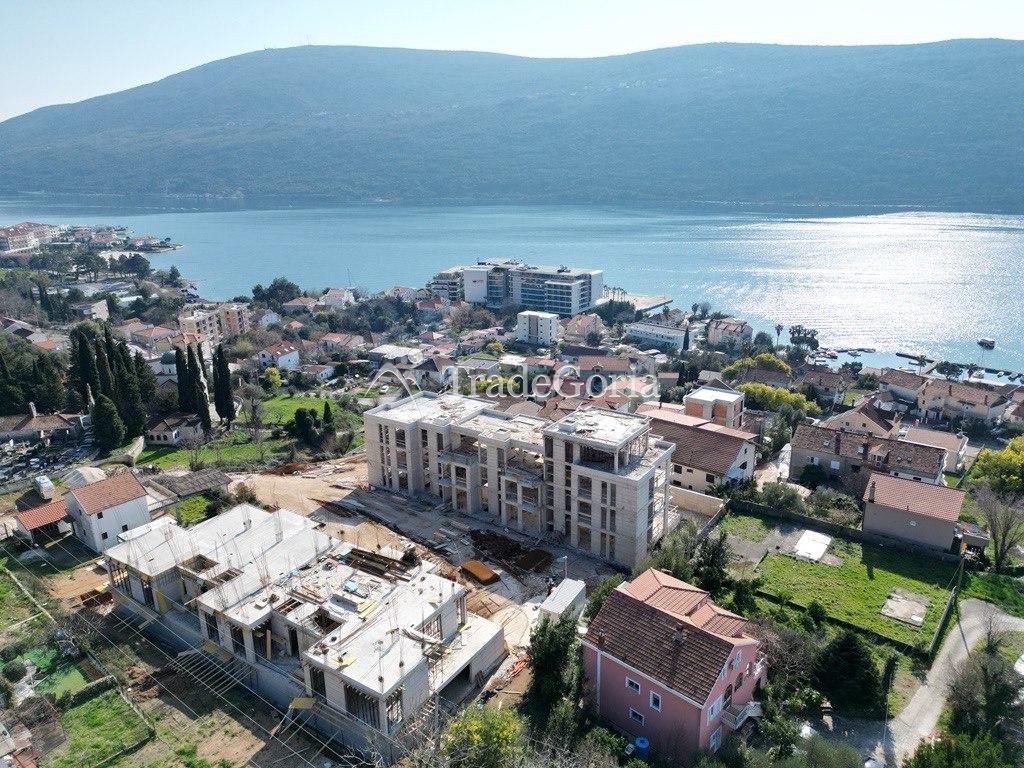 Апартамент 1+1 с приватным садом в новом комплексе с бассейном