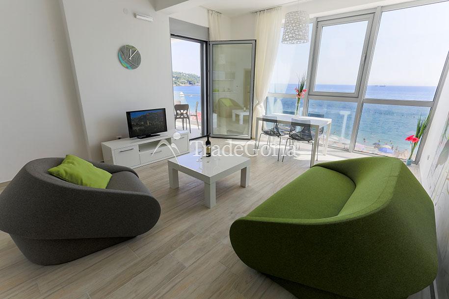 Luxury beachfront apartments in Sutomore