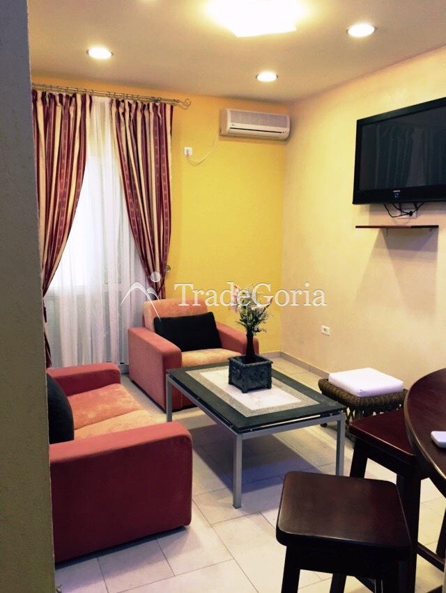Apartmani u Vili Jadranka u Sutomoru sa bazenom