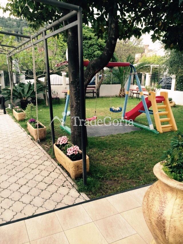 Apartmani u Vili Jadranka u Sutomoru sa bazenom