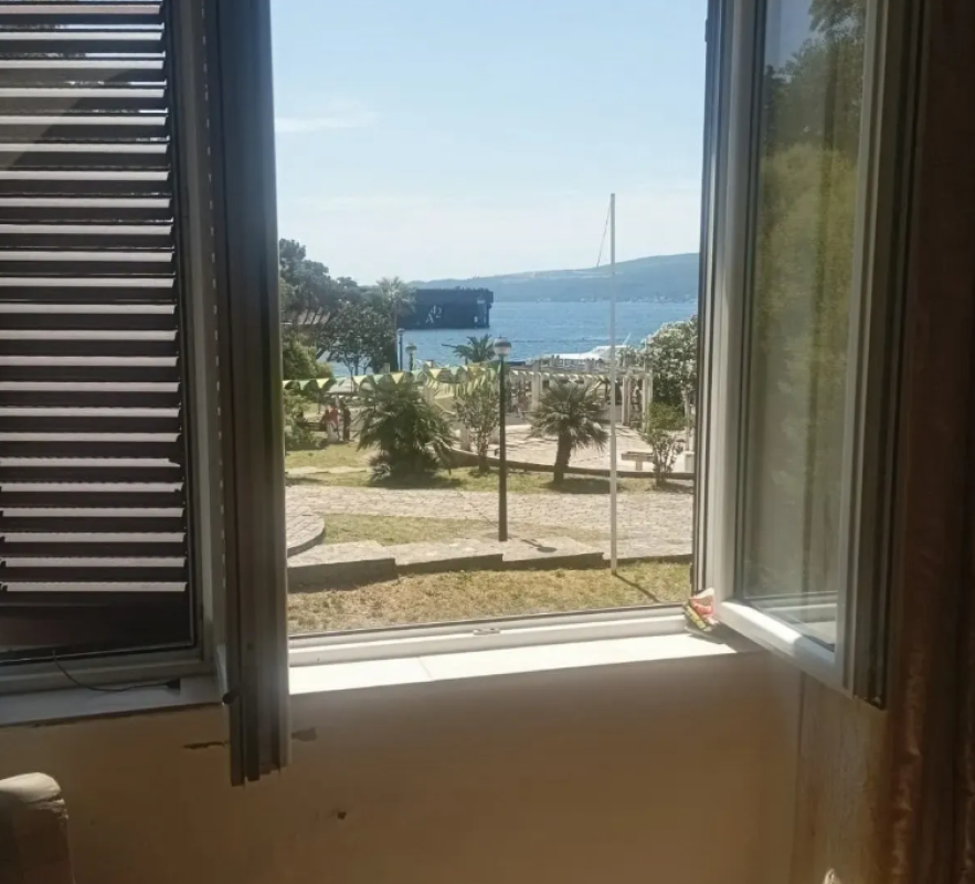 Apartment for sale 100 m from the sea in Bijela