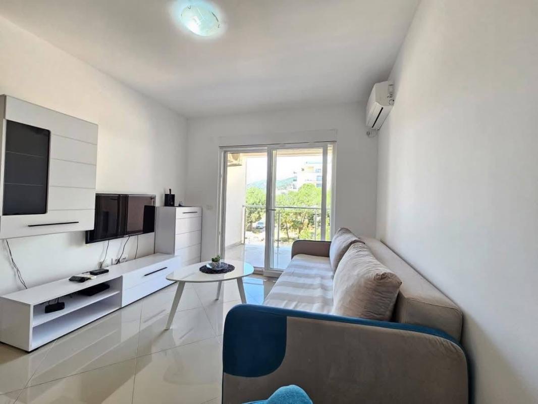 One-Bedroom Apartment 59 m2, 200 m from the Sea, Bar