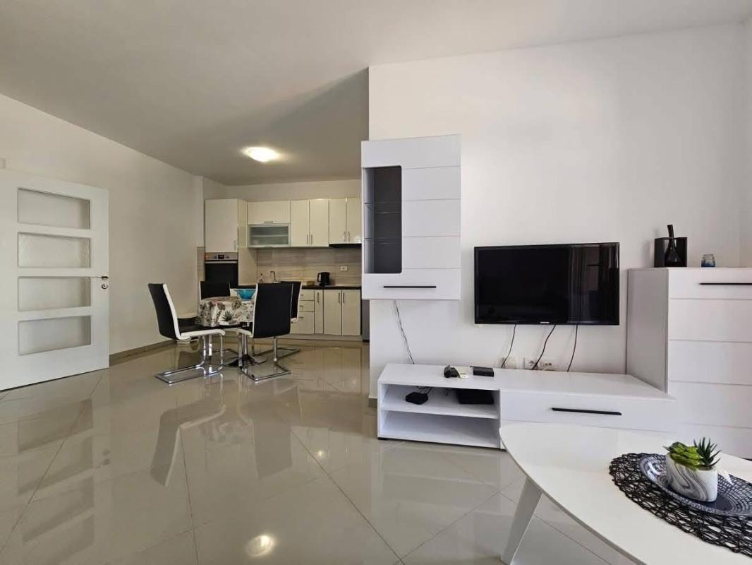 One-Bedroom Apartment 59 m2, 200 m from the Sea, Bar