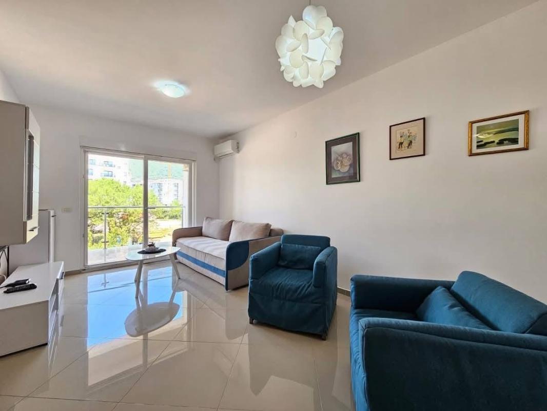 One-Bedroom Apartment 59 m2, 200 m from the Sea, Bar