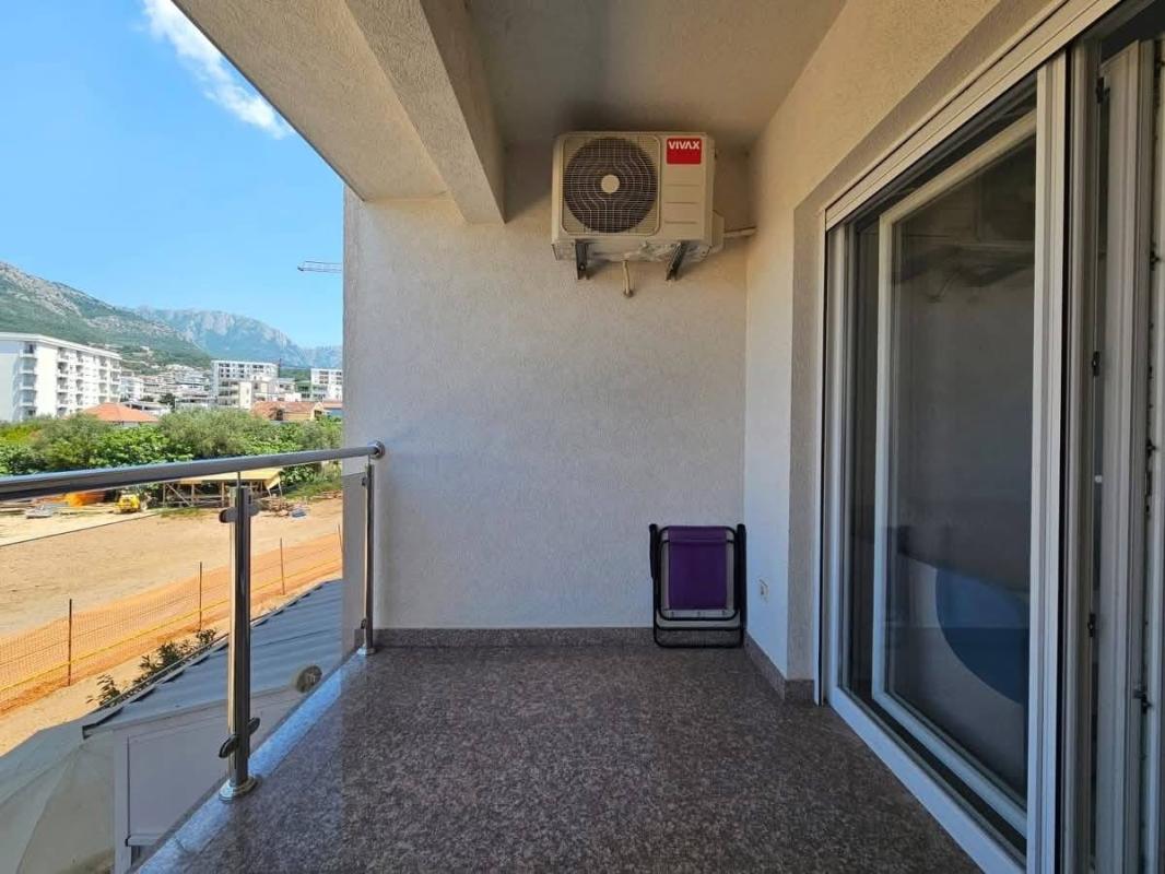 One-Bedroom Apartment 59 m2, 200 m from the Sea, Bar