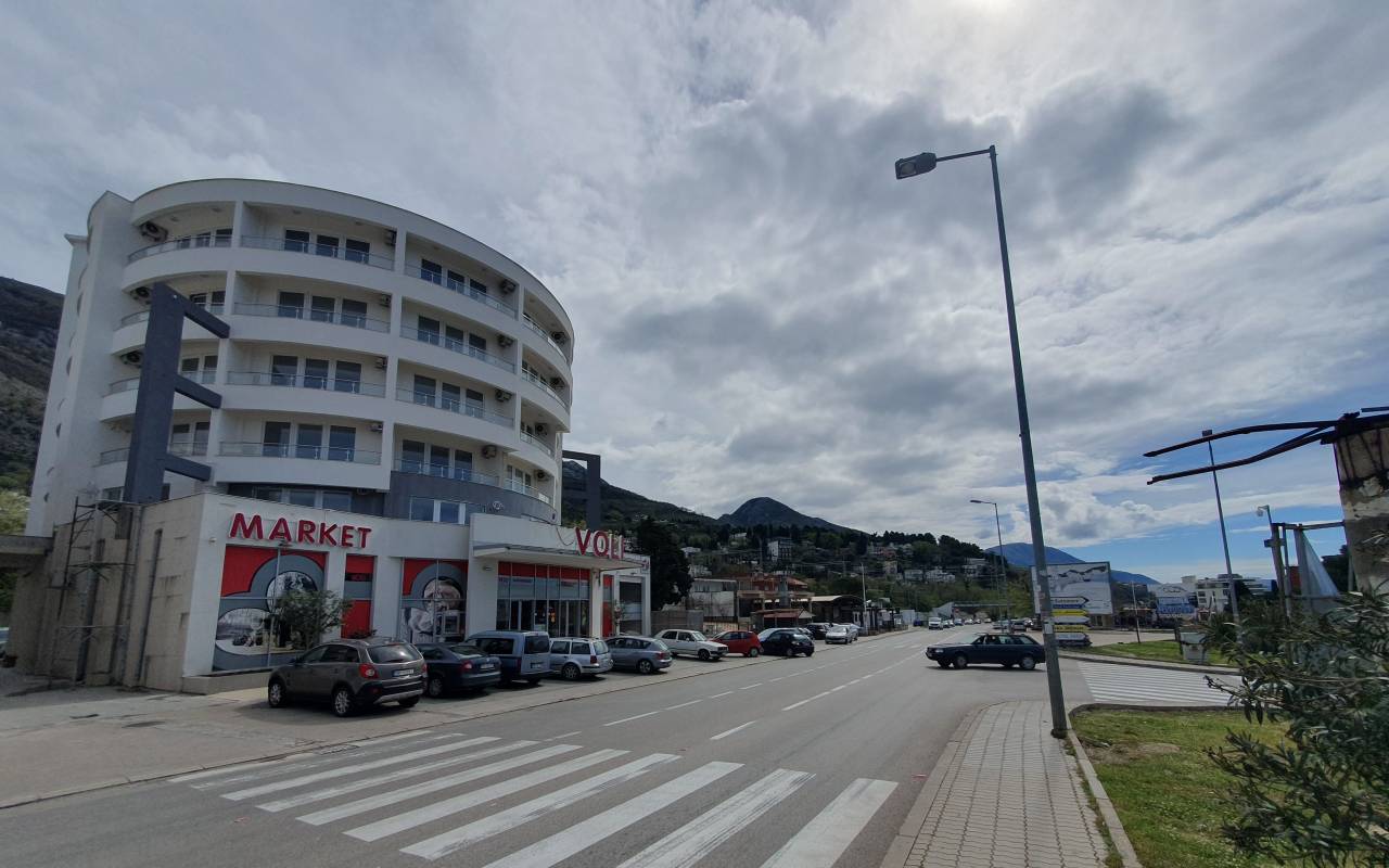 Apartment for sale in a new building in the center of Sutomore