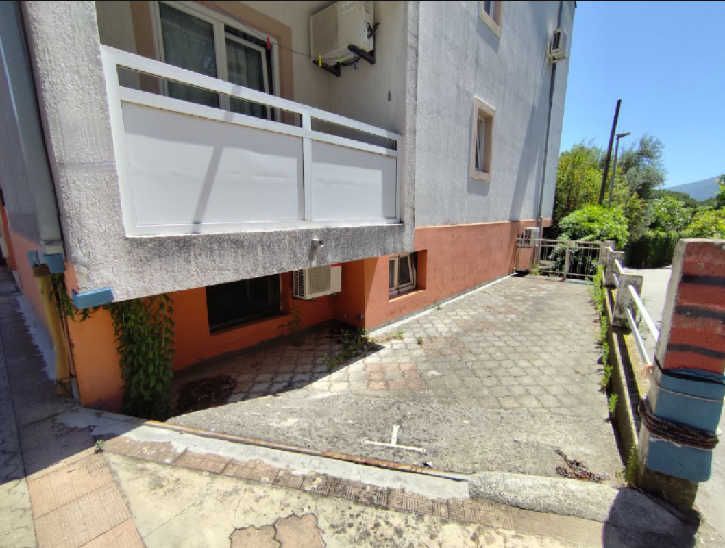 Apartment for sale near the sea in Đenovići, Herceg Novi.