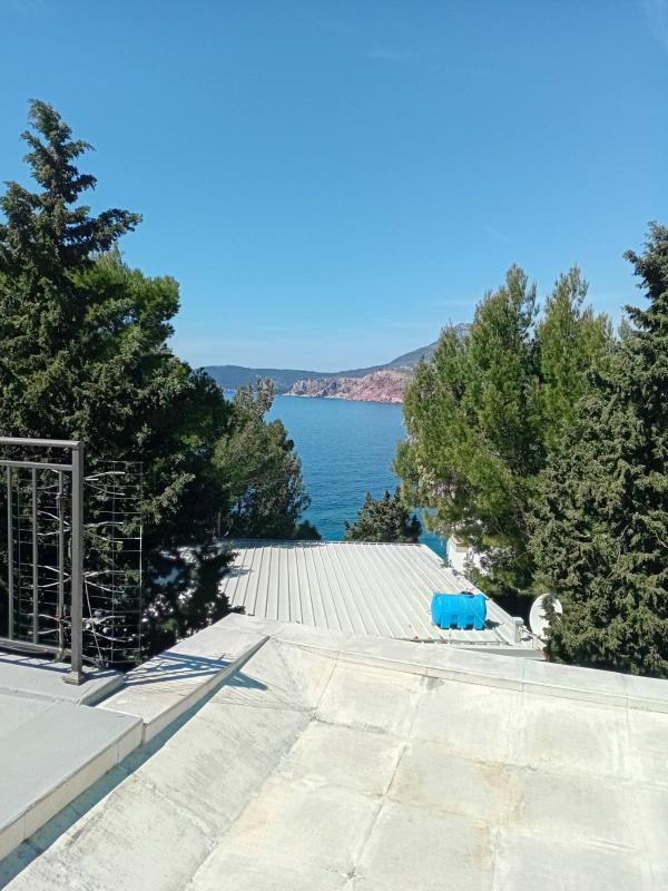 Apartment for sale on the first line of the sea in Sutomore (Bar)