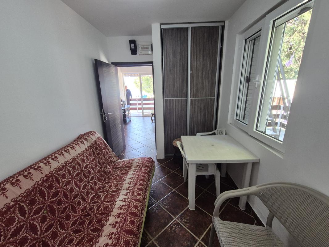 Apartment for sale on the first line of the sea in Sutomore (Bar)
