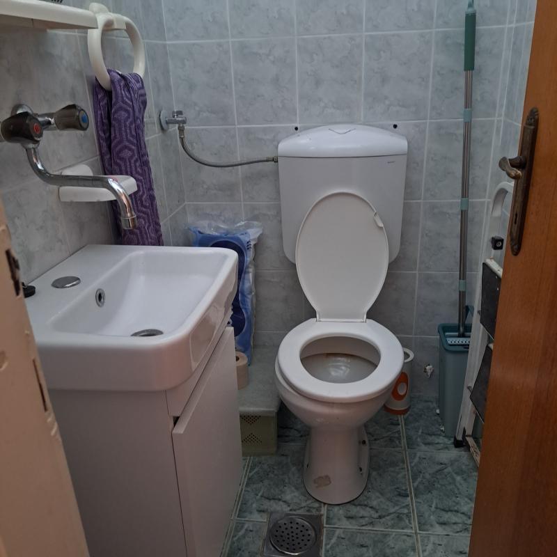 Apartment for sale with garage and sea view in Budva.