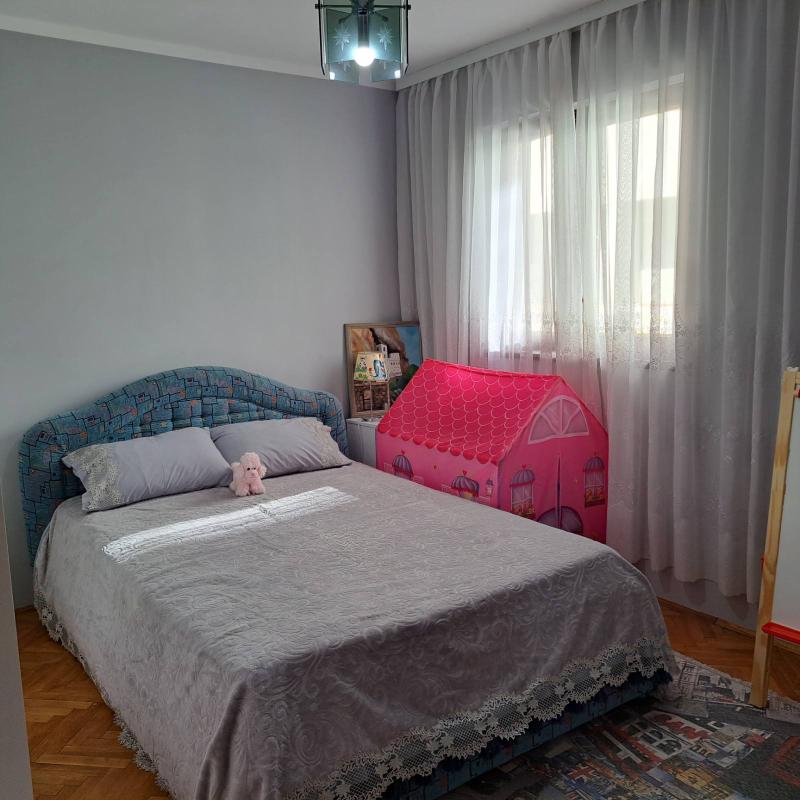 Apartment for sale with garage and sea view in Budva.