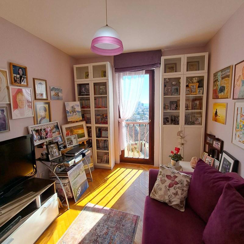 Apartment for sale with garage and sea view in Budva.