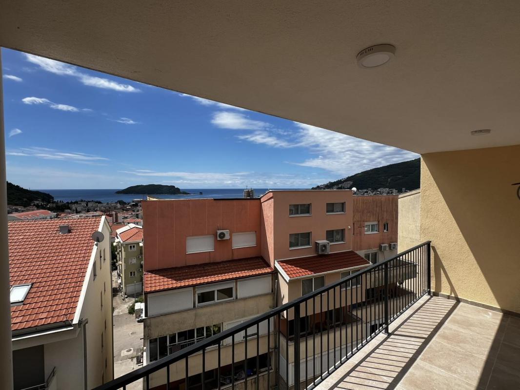Apartment for sale with parking in Lazi, Budva