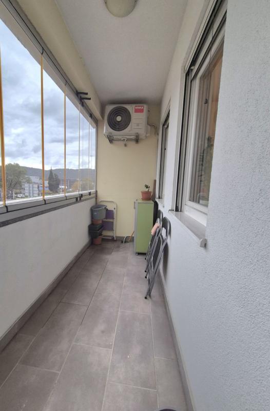 Stan na prodaju sa privatnim parking mestom u Baru