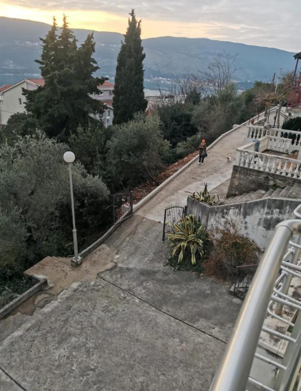 Apartment for sale with sea view in Herceg Novi.