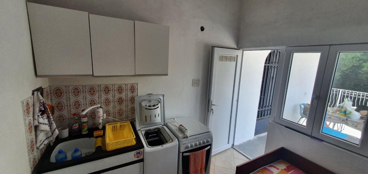 Apartment for sale with sea view in Sutomore.