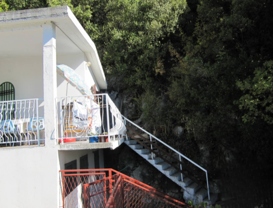 Apartment for sale with sea view in Sutomore.