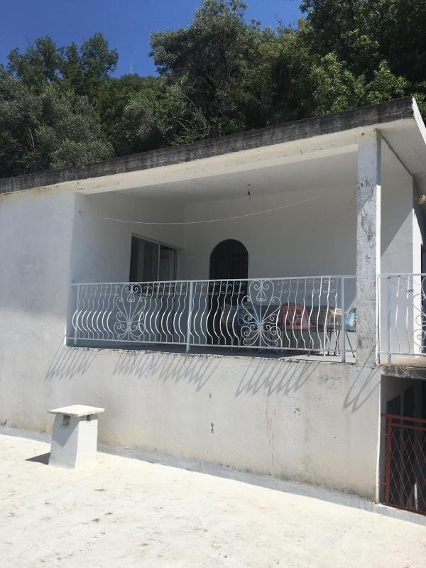 Apartment for sale with sea view in Sutomore.
