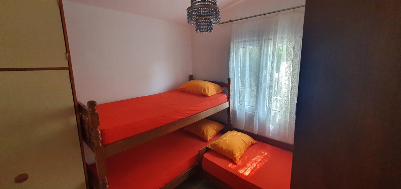 Apartment for sale with sea view in Sutomore.