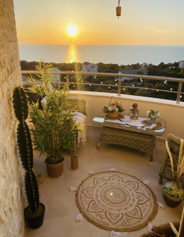 Apartment for sale with sea view in Utjeha Bar.