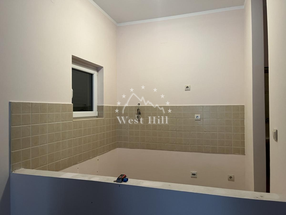 Apartment in Djenovici near Porto Novi with a large terrace