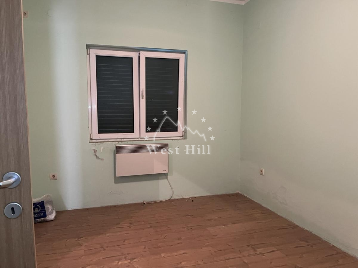 Apartment in Djenovici near Porto Novi with a large terrace