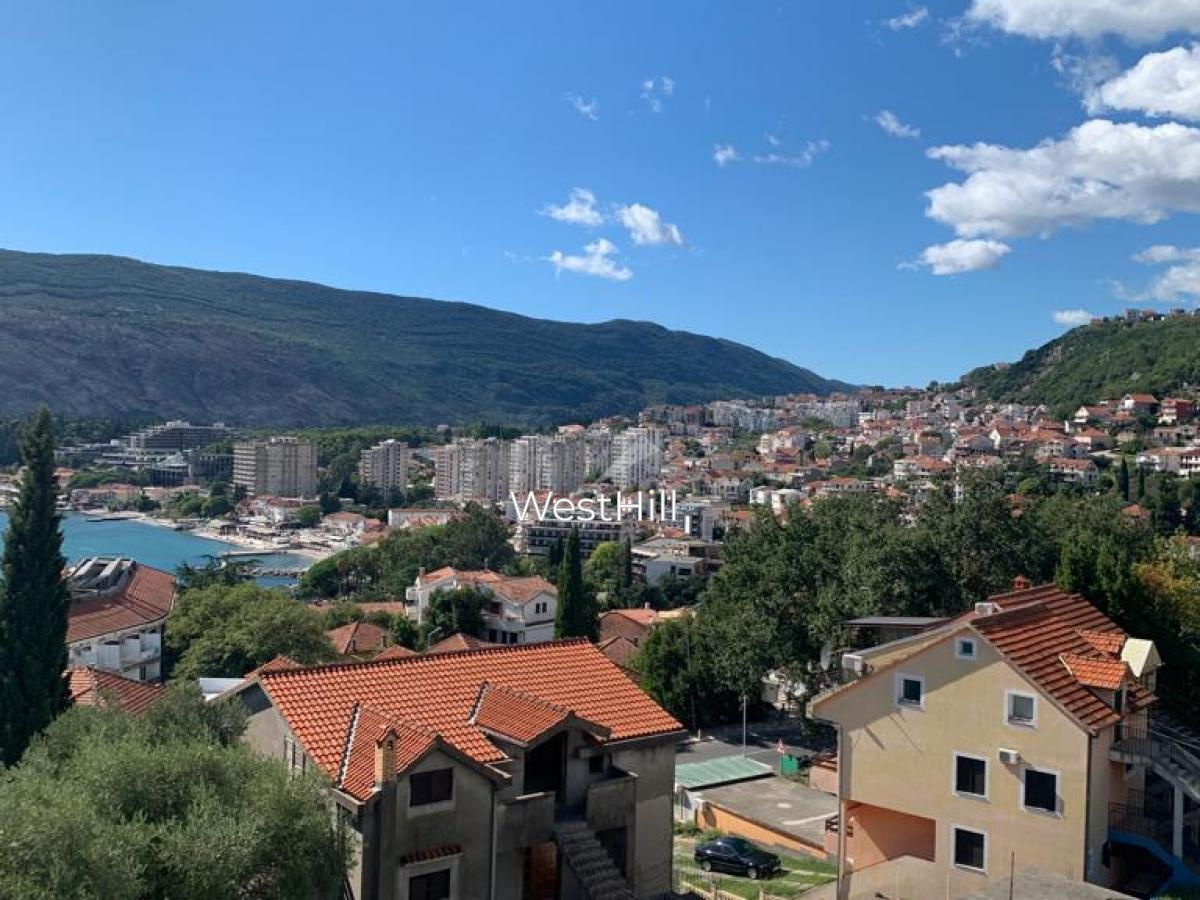 2-Bedroom Apartment in Topla, Heart of the City, Near Sea