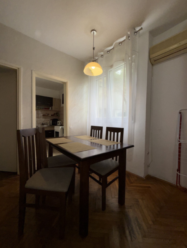 Apartment with 2 bedrooms and a courtyard for sale in Budva.
