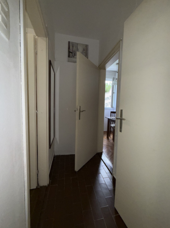 Apartment with 2 bedrooms and a courtyard for sale in Budva.