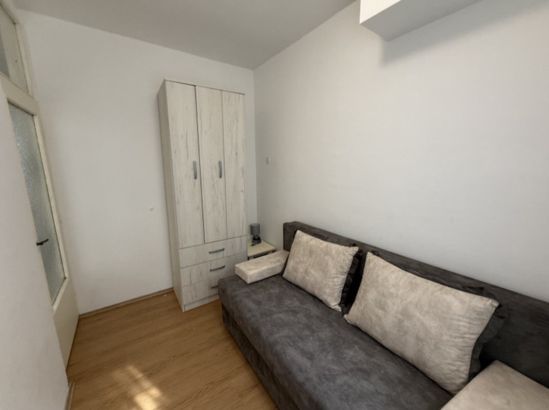 Apartment with 2 bedrooms and a courtyard for sale in Budva.
